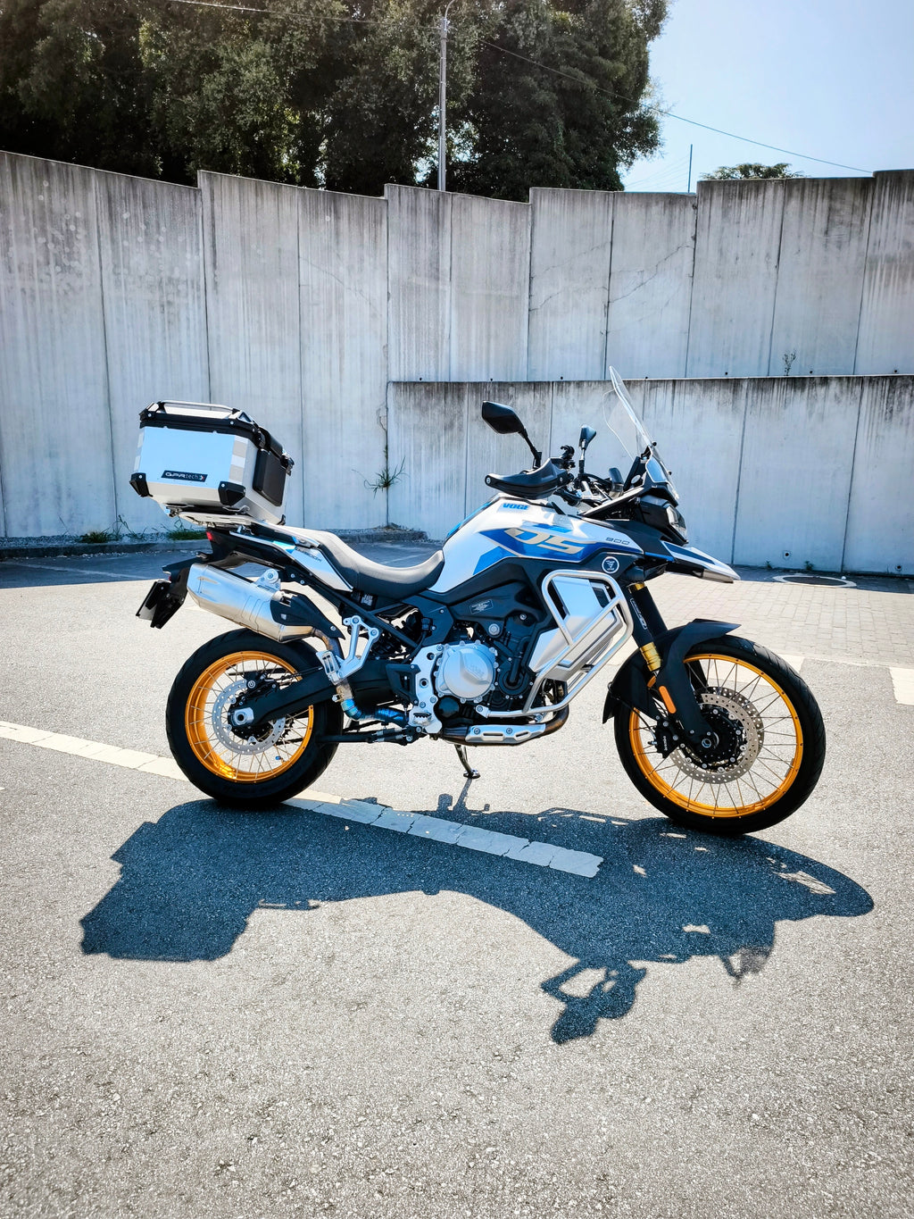 Voge 900 DSX