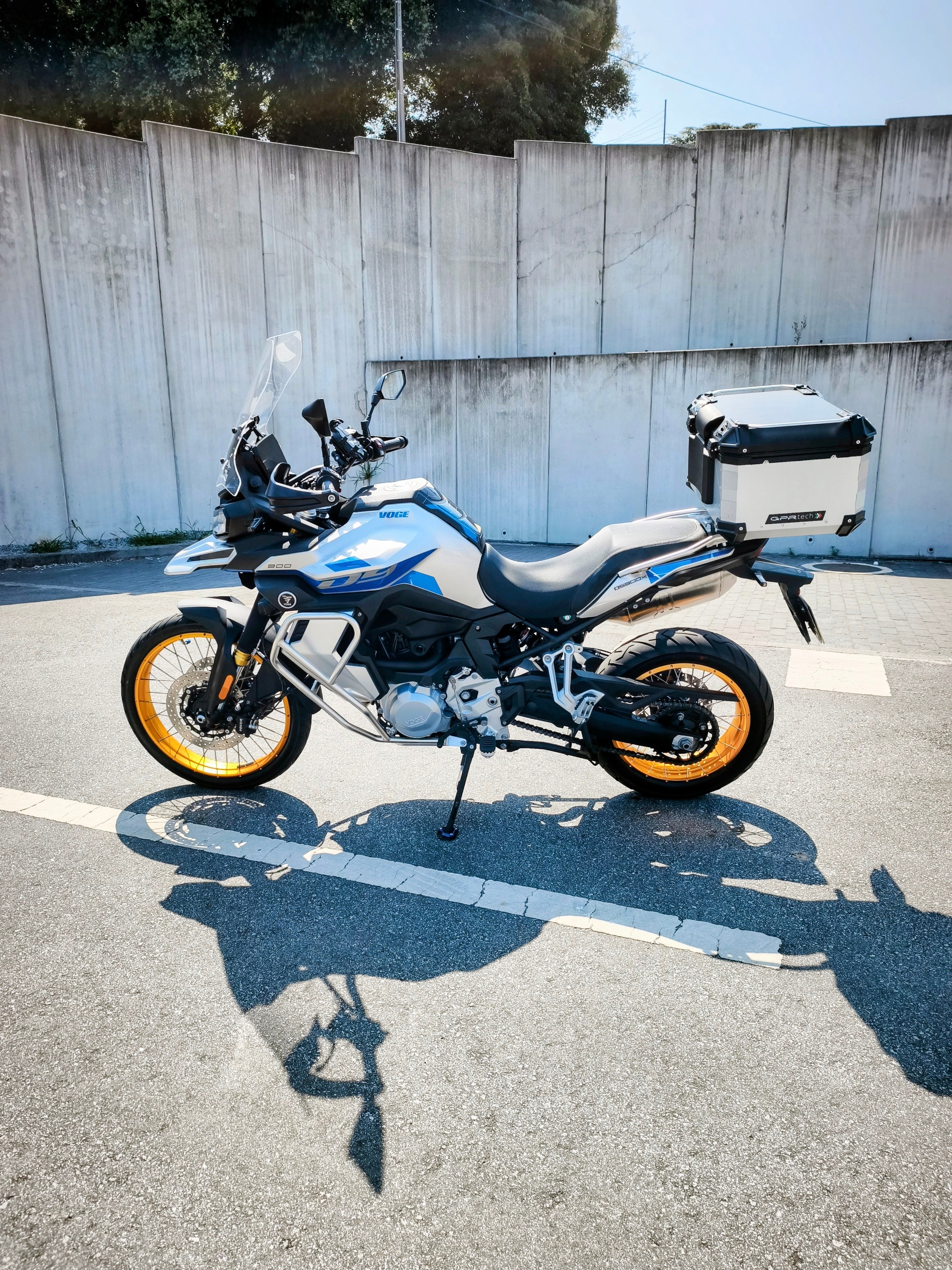 Voge 900 DSX