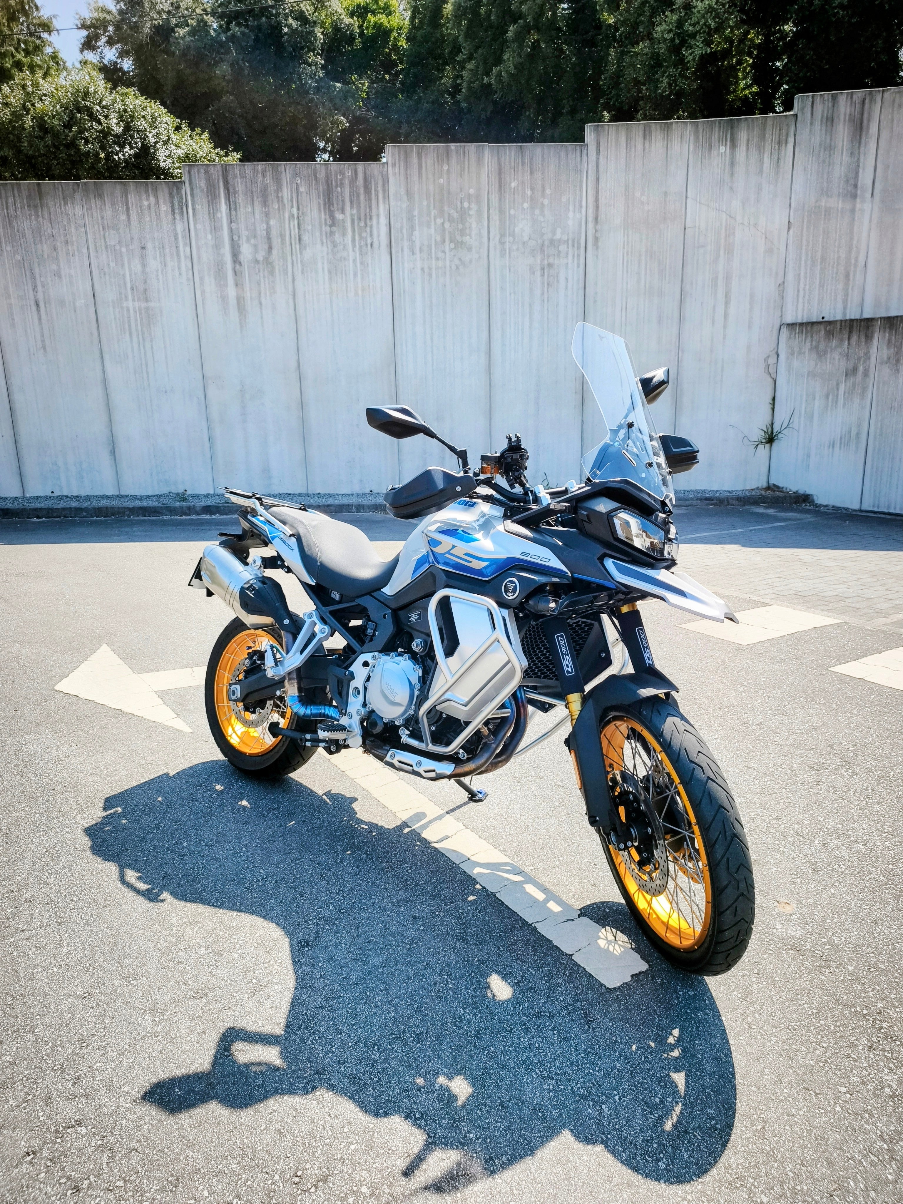 Voge 900 DSX