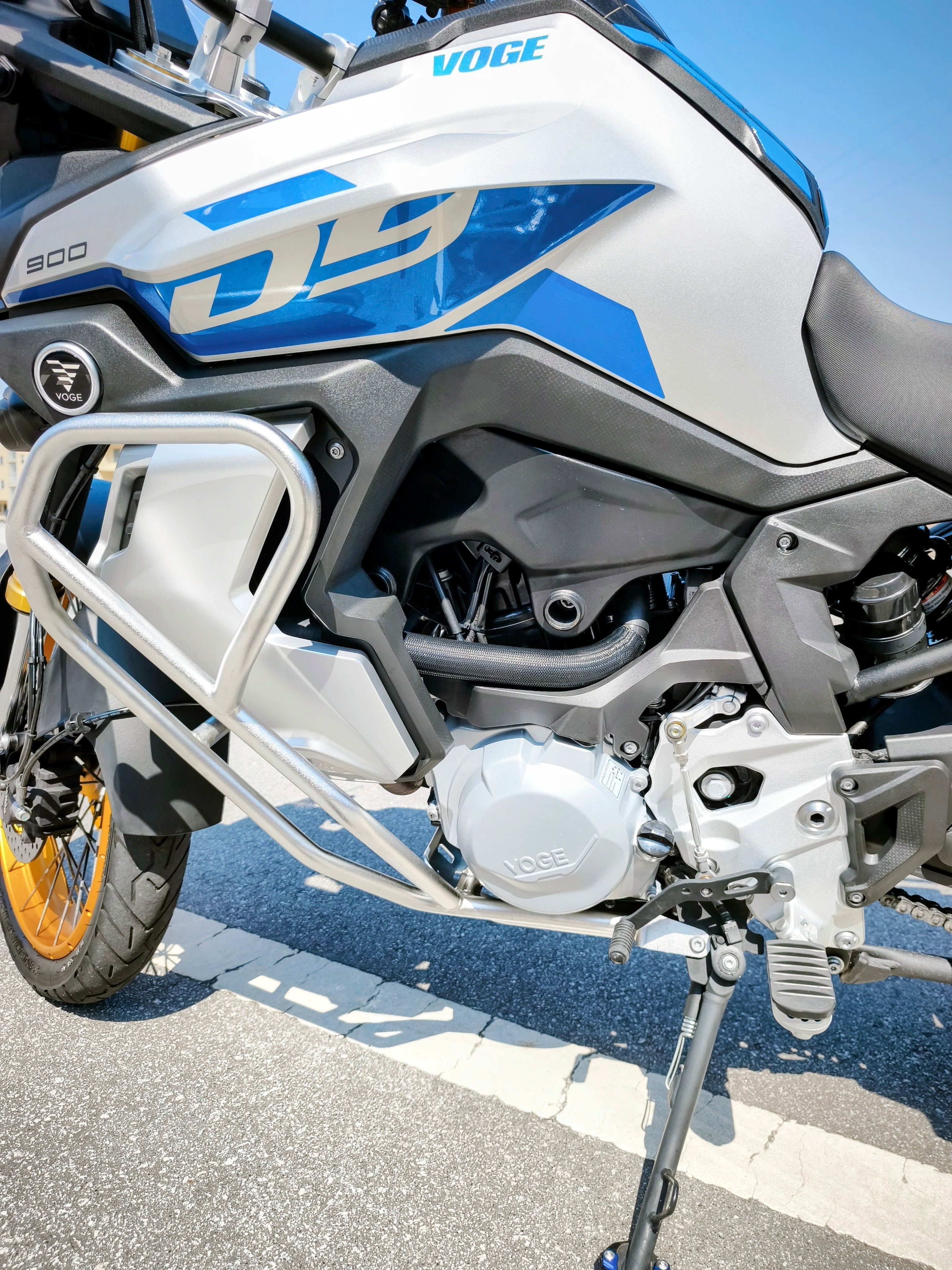 Voge 900 DSX